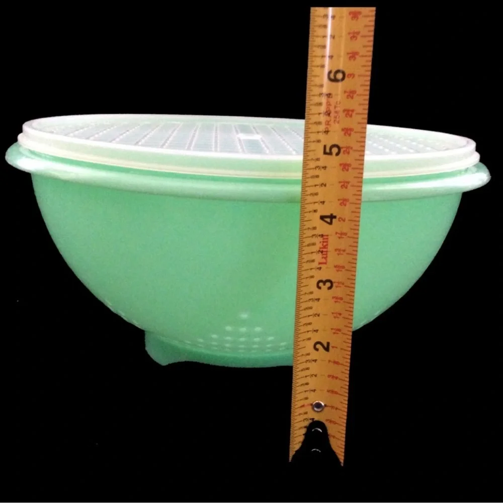 TUPPERWARE VTG Green Colander & strainer lid